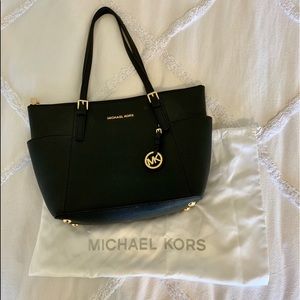 Michael Kors Jet Set Tote (large)